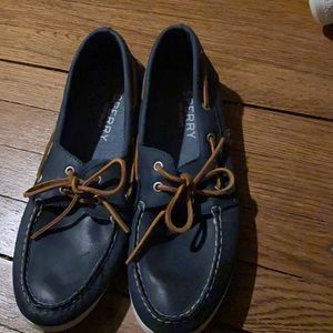 Speedy navy topsider